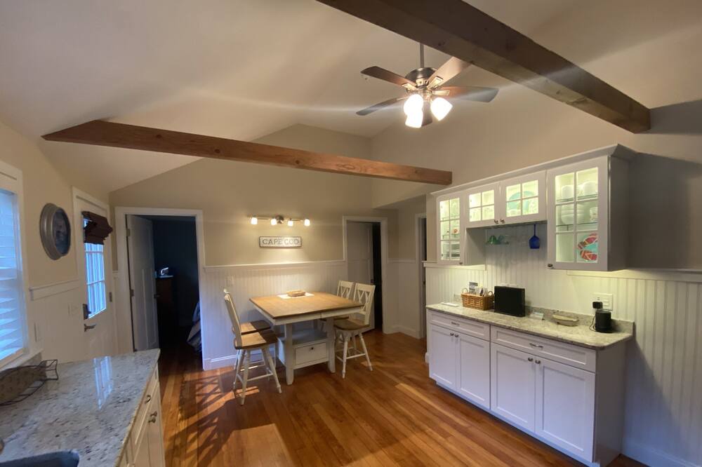 Photo of Livingroom in Campground Landing