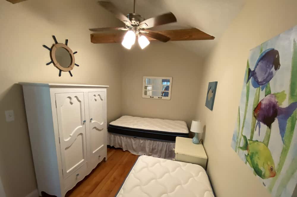 Photo of Bedroom in Campground Landing