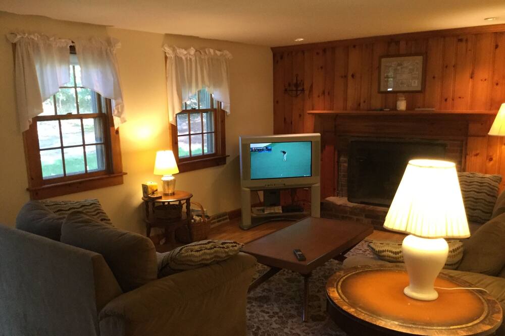 Photo of Livingroom in Dennis
