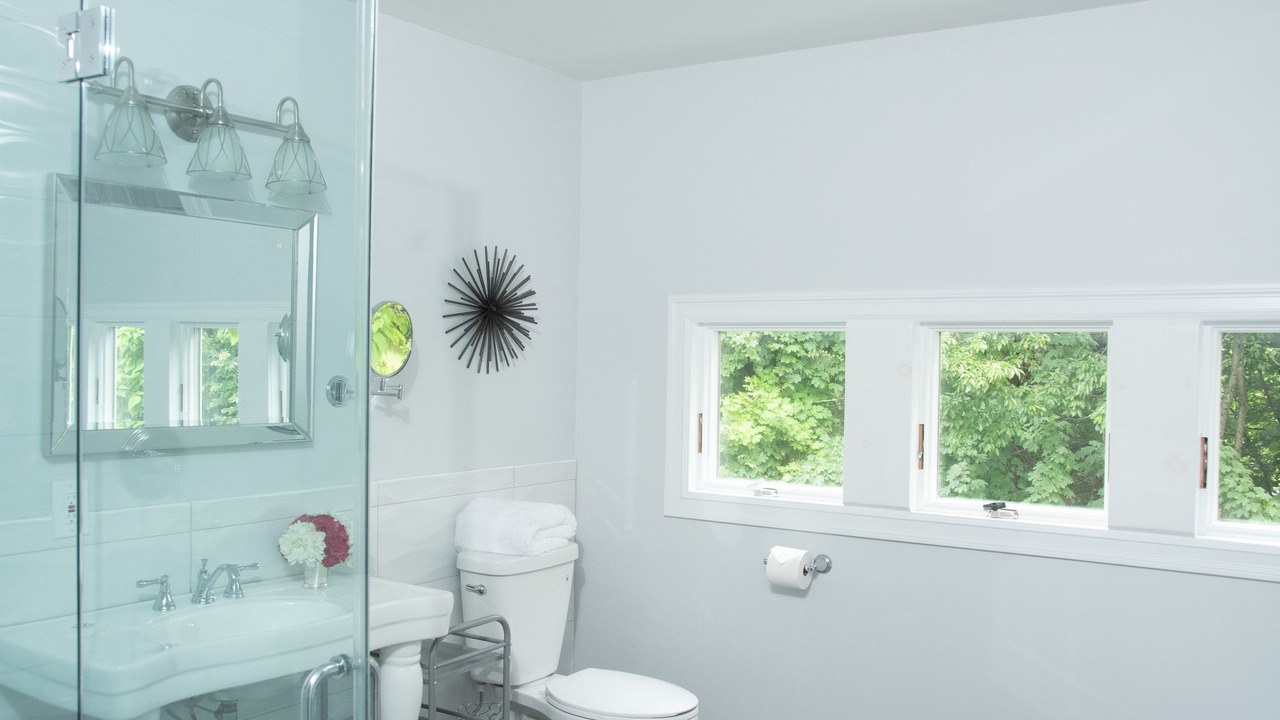 Photo of Bathroom in Bay Shore