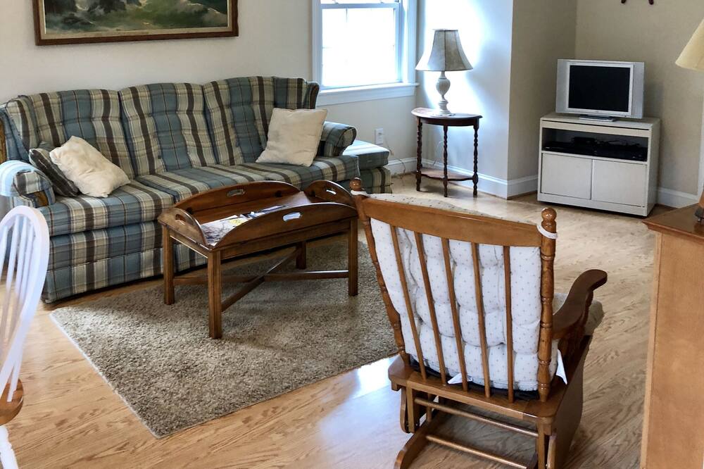 Photo of Livingroom in Moon