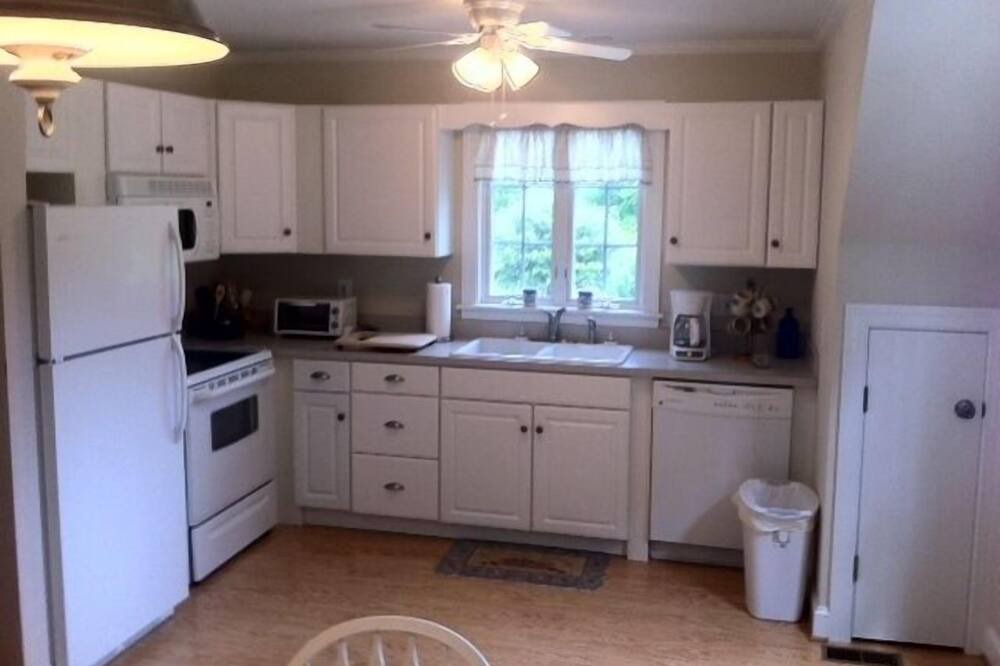 Photo of Kitchen in Moon