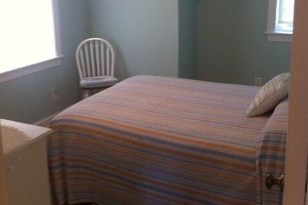 Photo of Bedroom in Moon