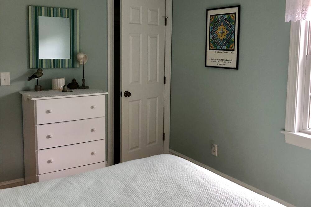 Photo of Bedroom in Moon