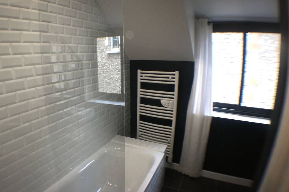 Photo of Bathroom in Apremont