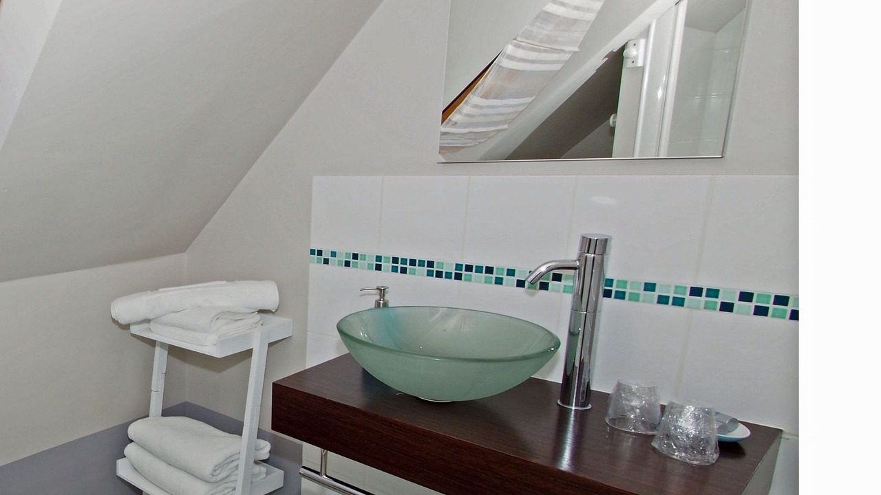 Photo of Bathroom in Treffiagat