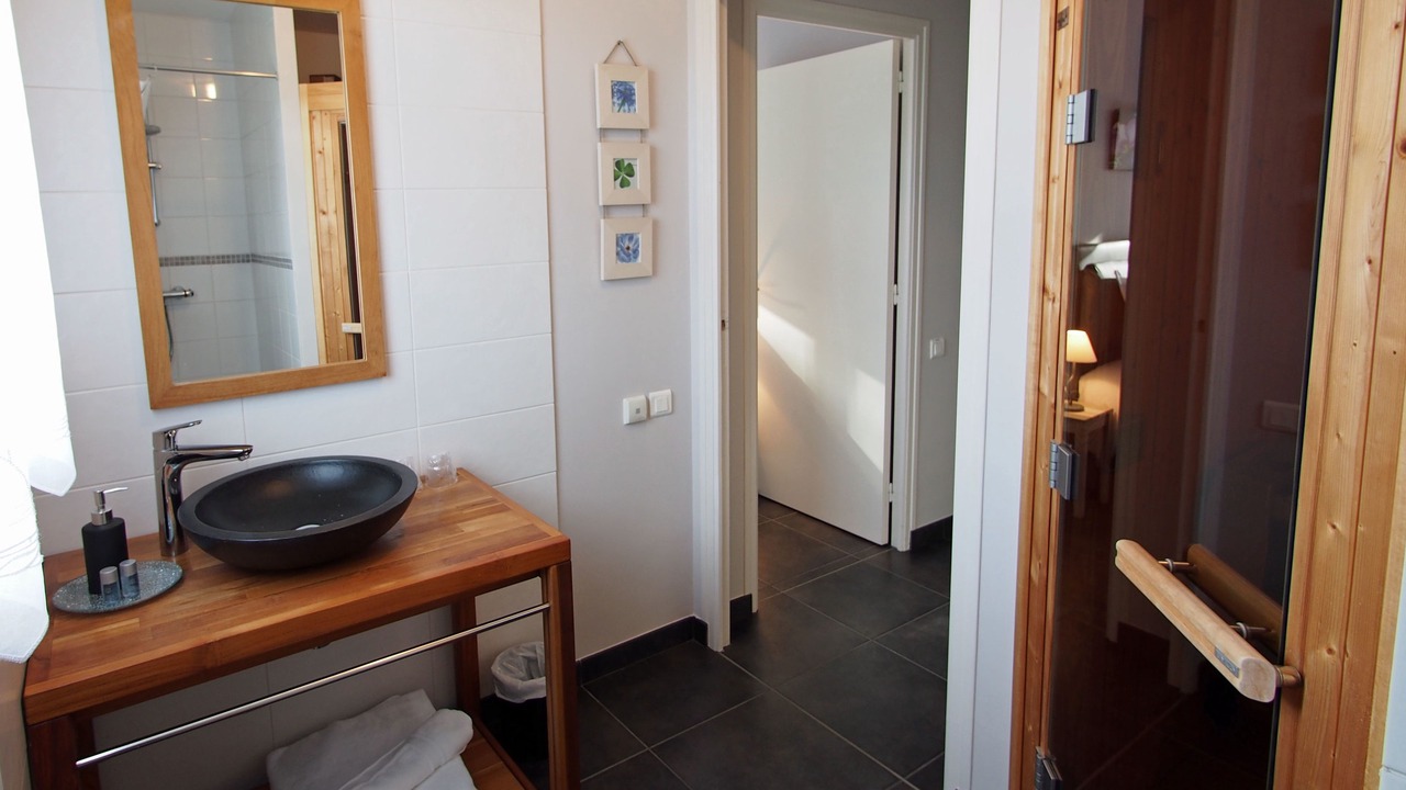 Photo of Bathroom in Treffiagat