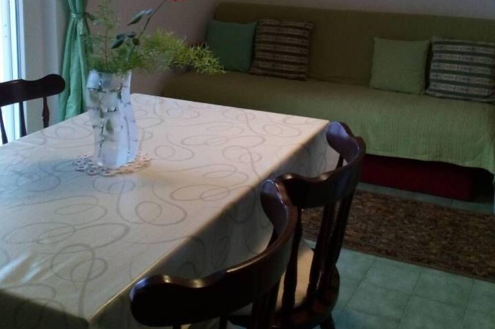 Photo of Livingroom in Mirce
