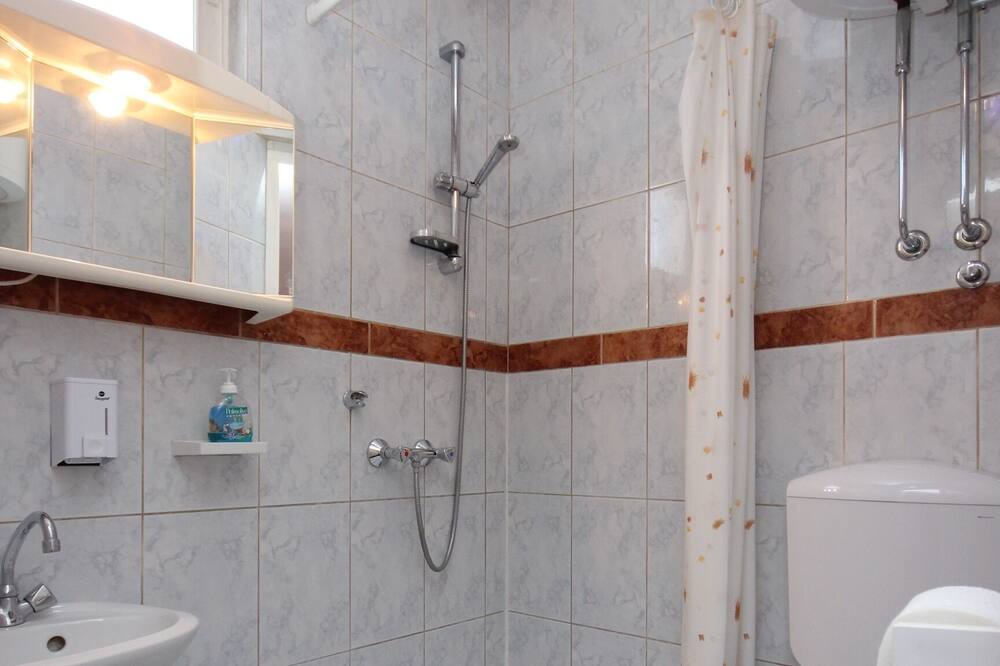 Photo of Bathroom in Cove Rogacic