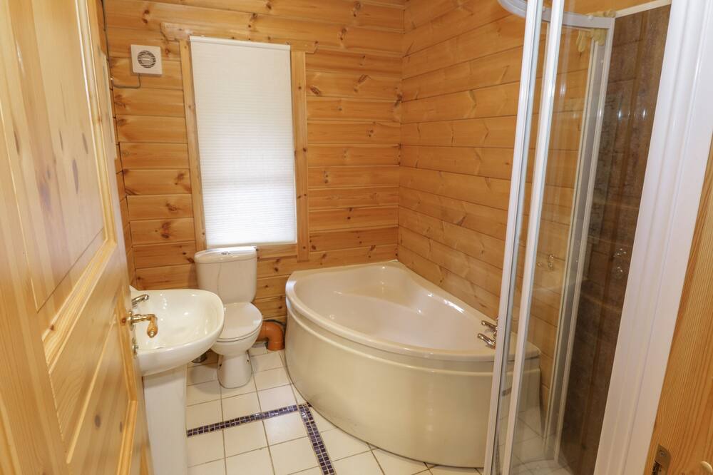 Photo of Bathroom in Ballinagleragh