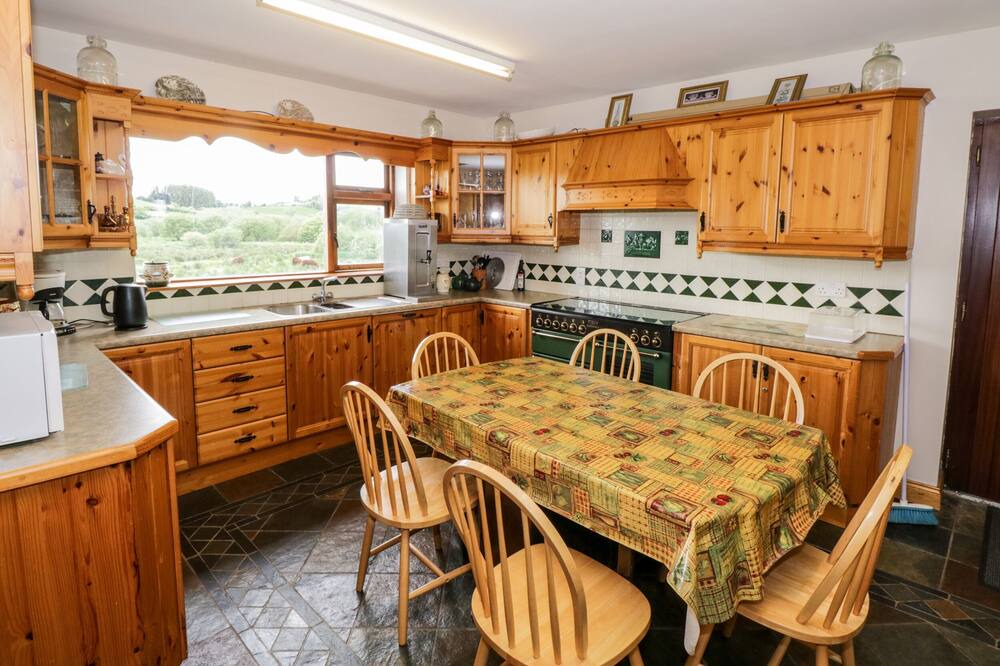 Photo of Kitchen in Drumaveil North