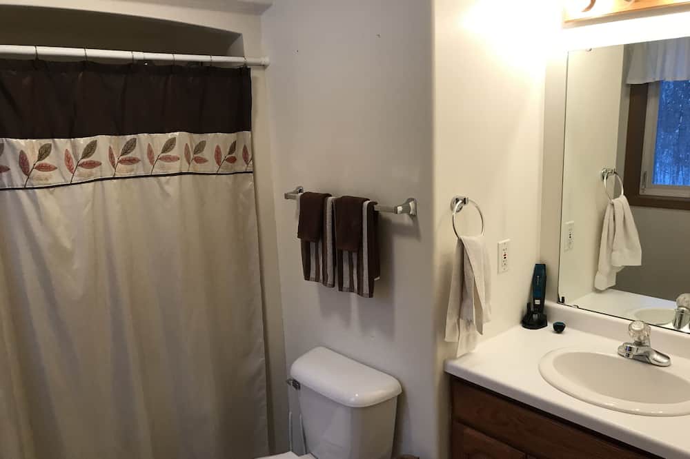 Photo of Bathroom in Shingleton