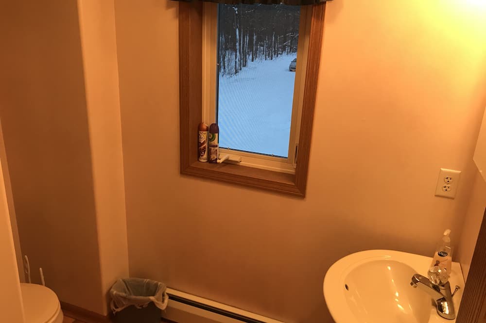Photo of Bathroom in Shingleton