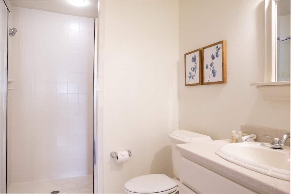 Photo of Bathroom in Gulf District