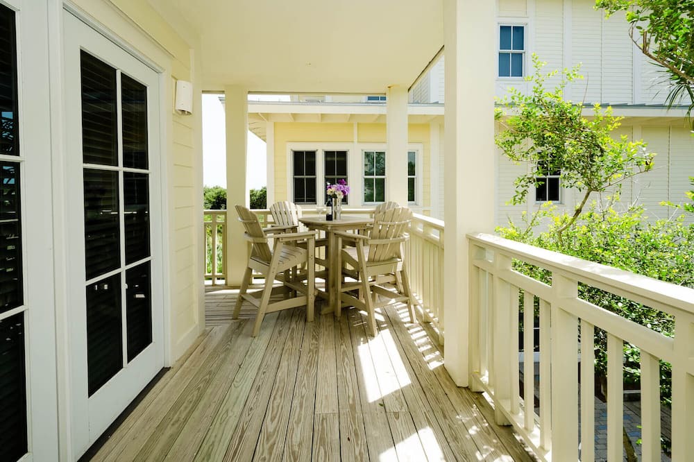 Photo of Patio Balcony in Gulf District