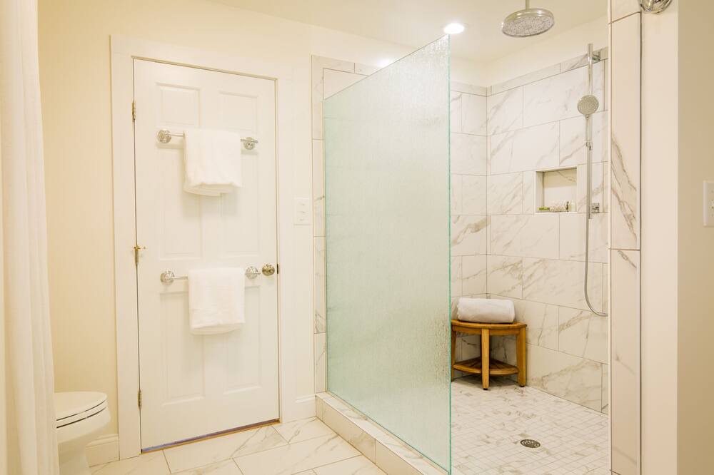 Photo of Bathroom in Irvington
