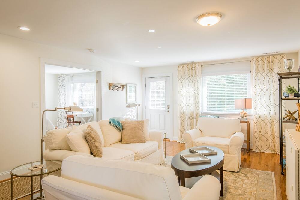 Photo of Livingroom in Irvington