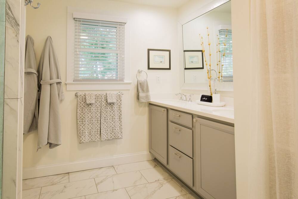 Photo of Bathroom in Irvington
