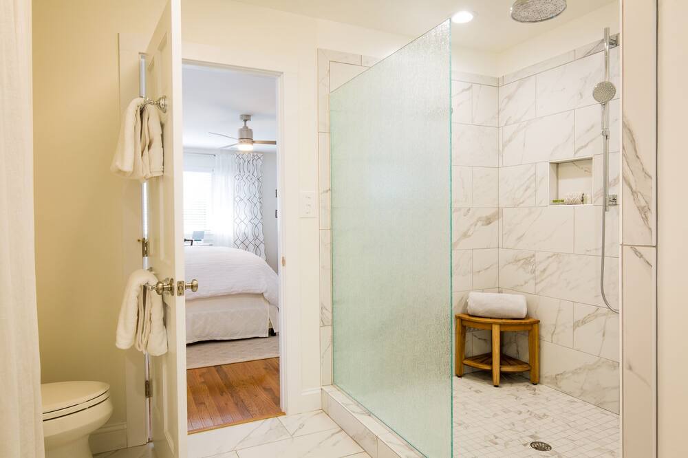 Photo of Bathroom in Irvington