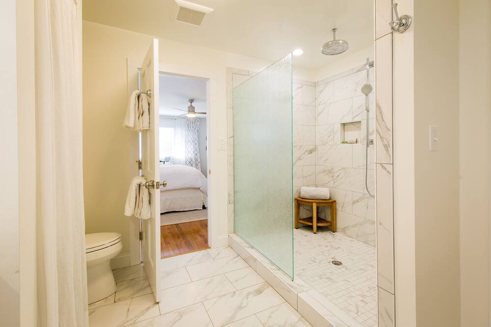 Photo of Bathroom in Irvington