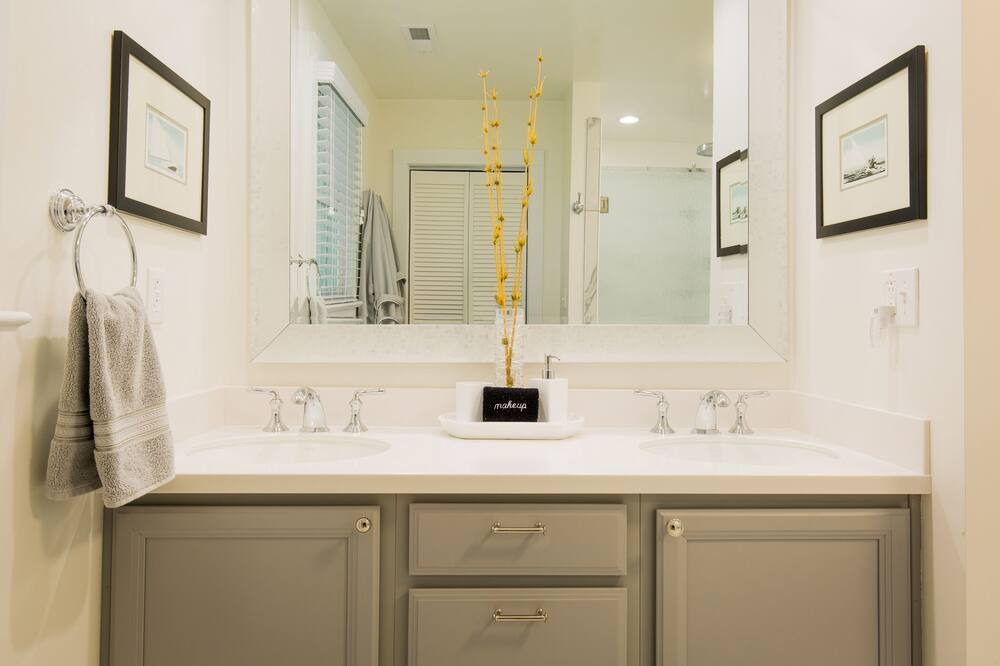 Photo of Bathroom in Irvington