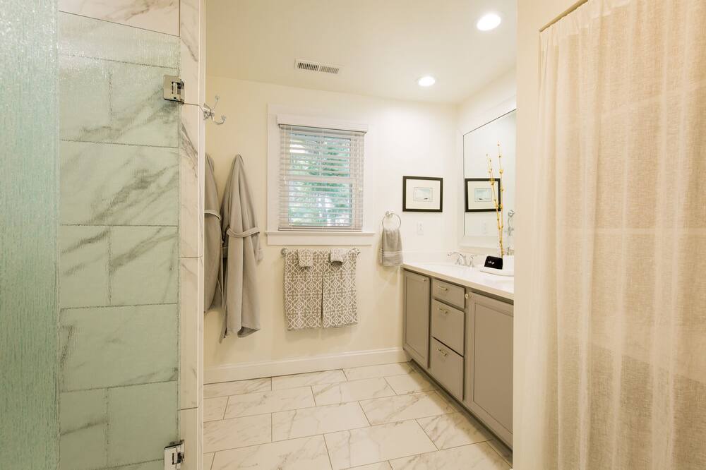 Photo of Bathroom in Irvington