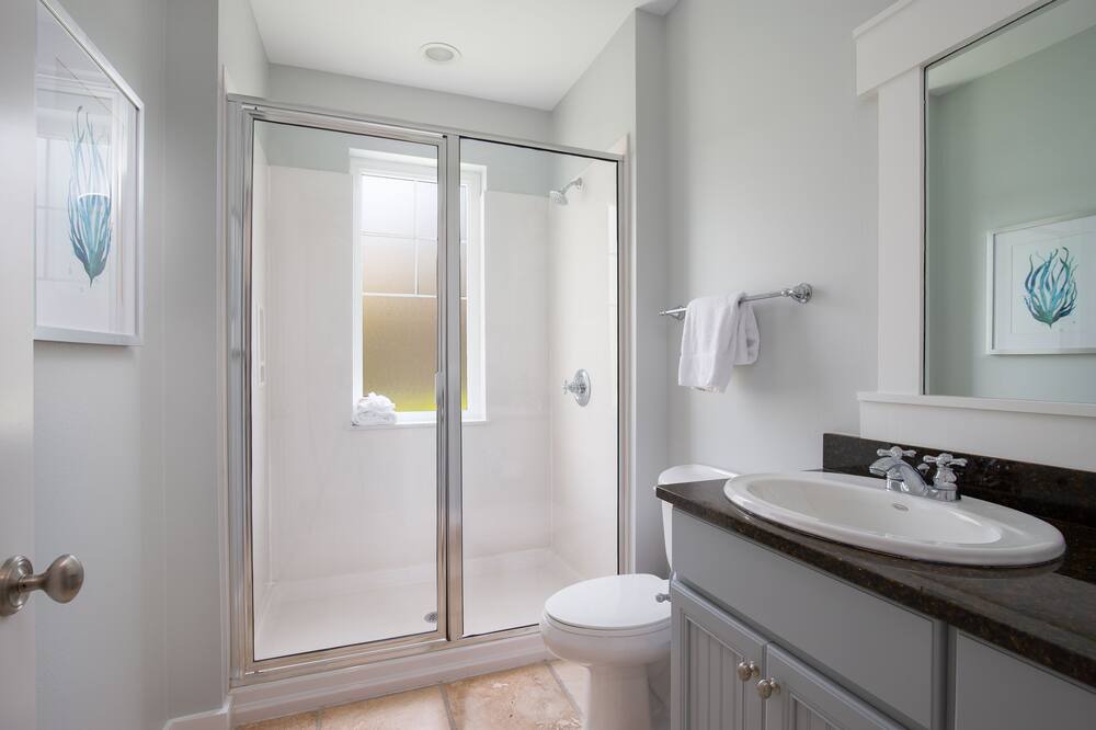 Photo of Bathroom in Laurel Grove
