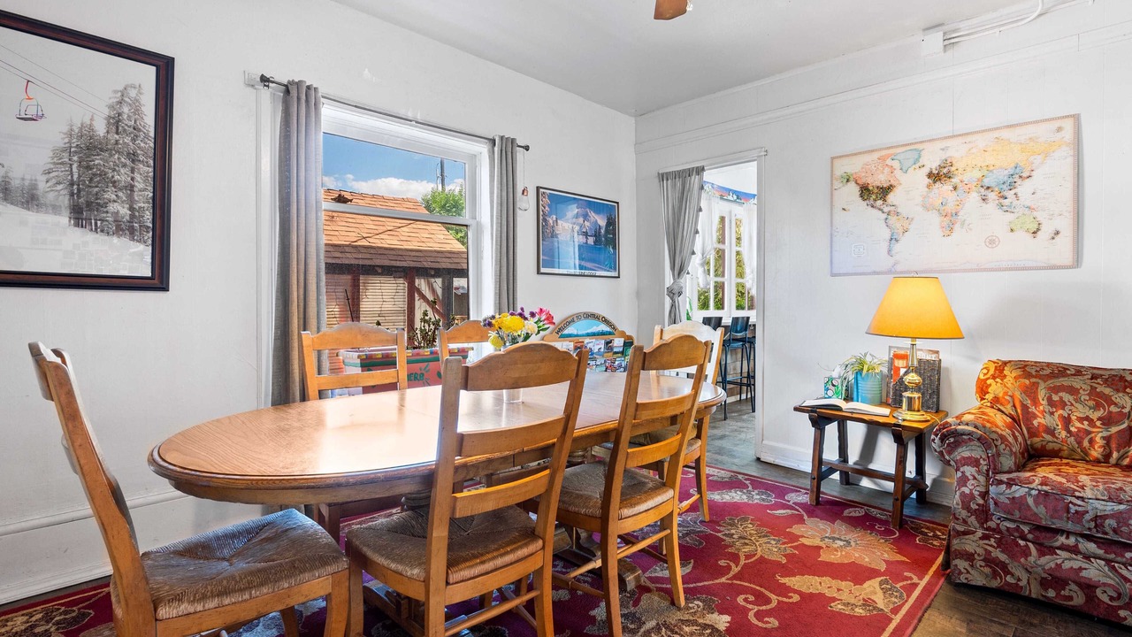 Photo of Livingroom in Bend