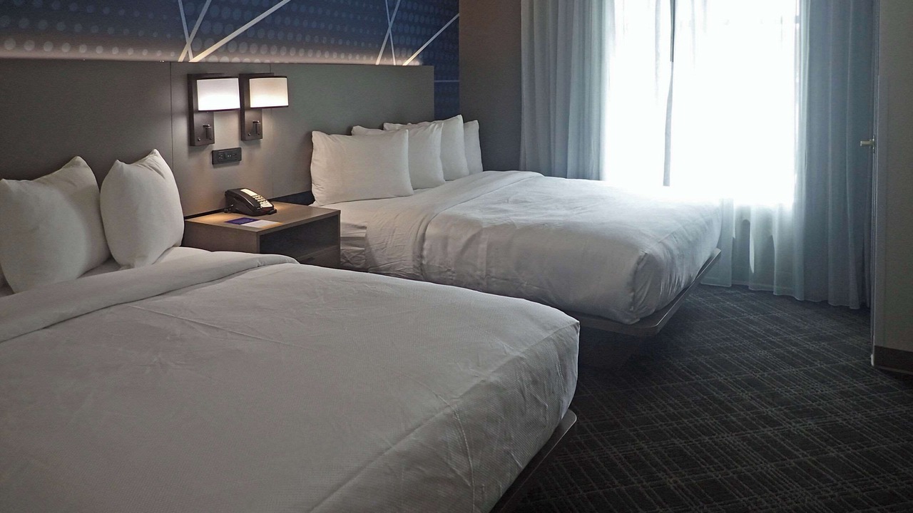 Photo of Bedroom in Coliseum Central