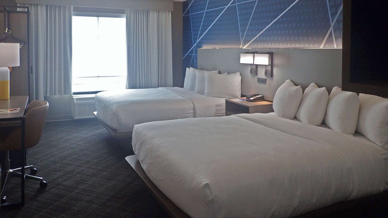 Photo of Bedroom in Coliseum Central