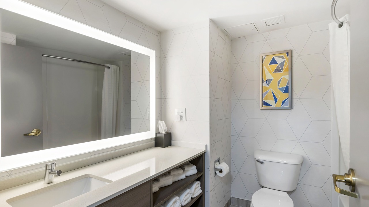 Photo of Bathroom in Coliseum Central