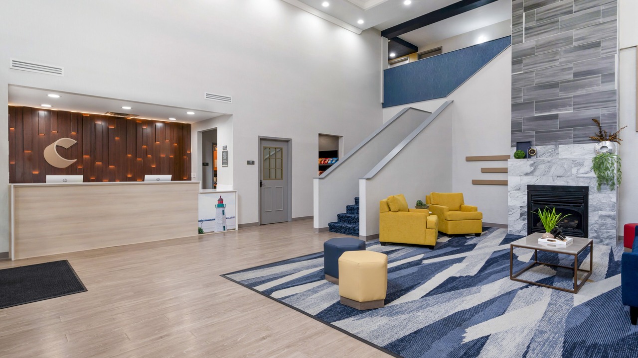 Photo of Livingroom in Coliseum Central