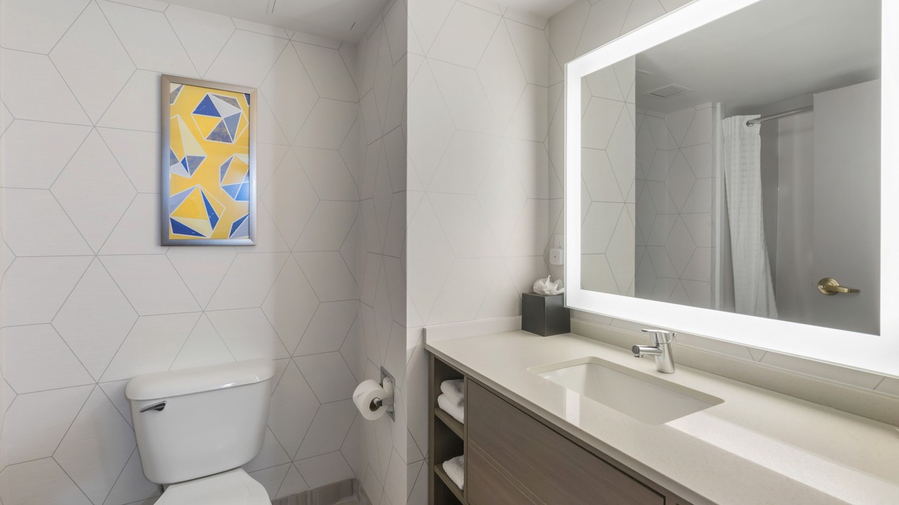 Photo of Bathroom in Coliseum Central