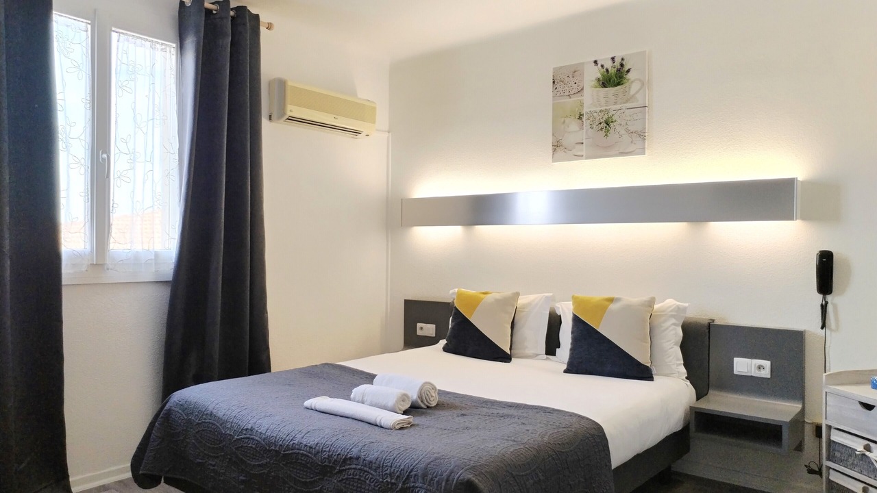 Photo of Bedroom in Entraigues-sur-la-Sorgue