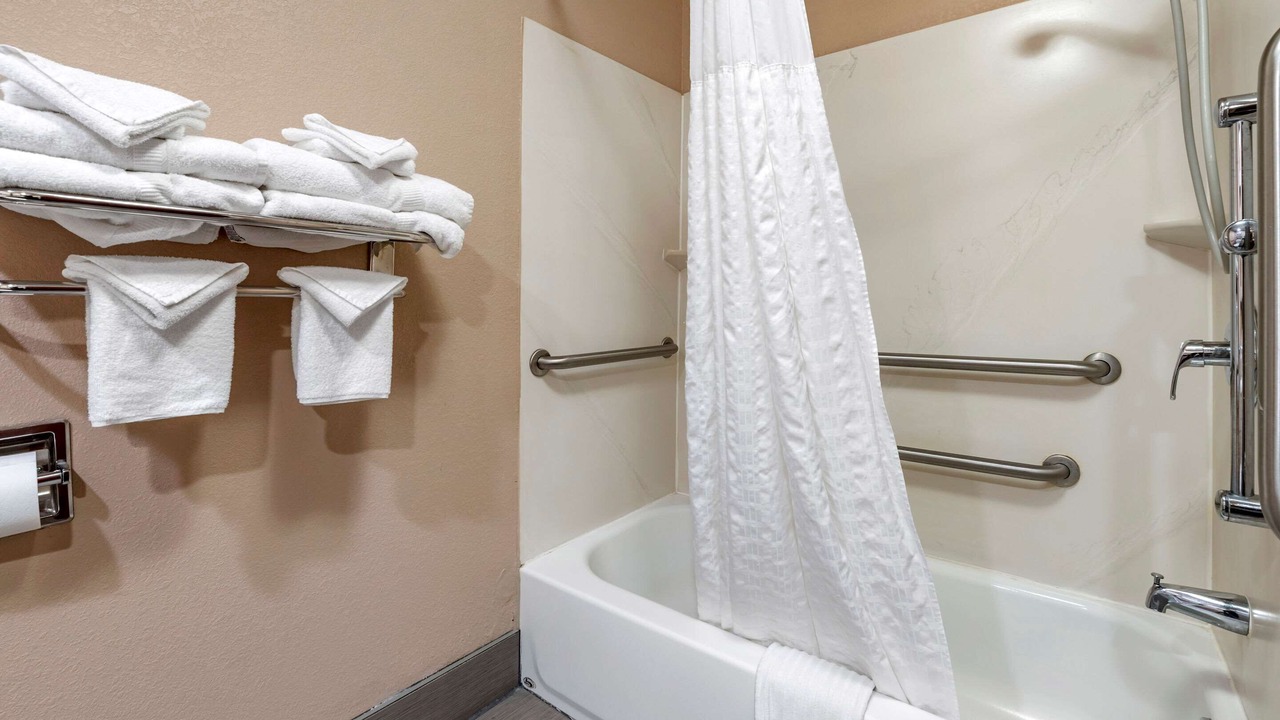 Photo of Bathroom in Greendale