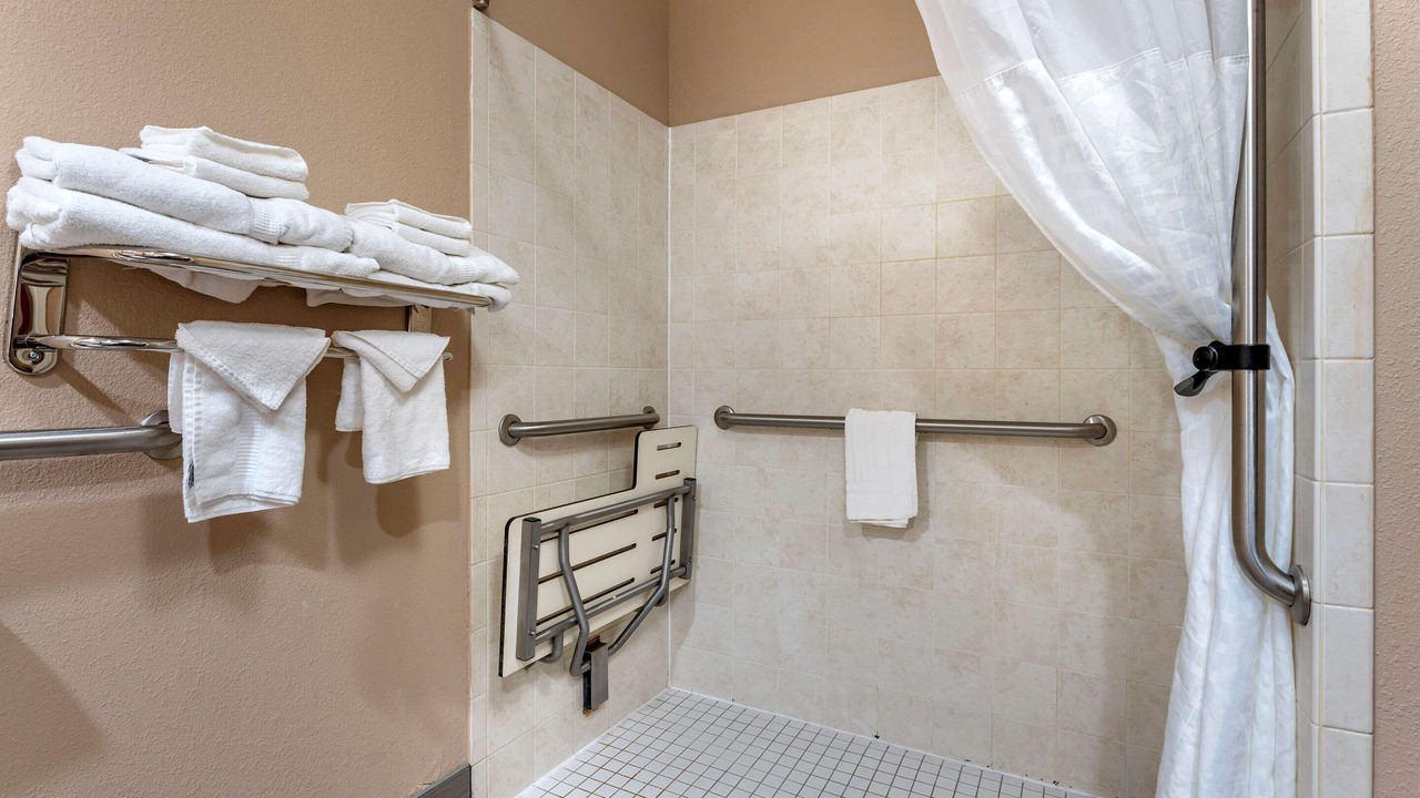 Photo of Bathroom in Greendale
