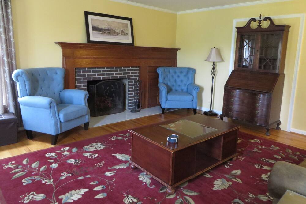 Photo of Livingroom in Leesburg
