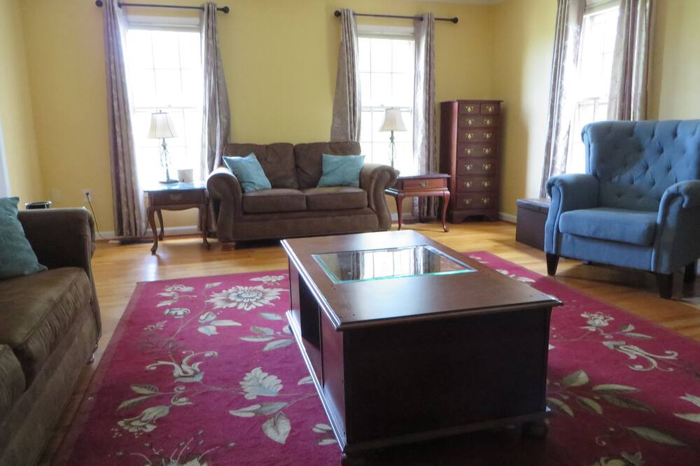 Photo of Livingroom in Leesburg