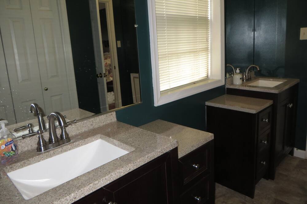 Photo of Bathroom in Leesburg