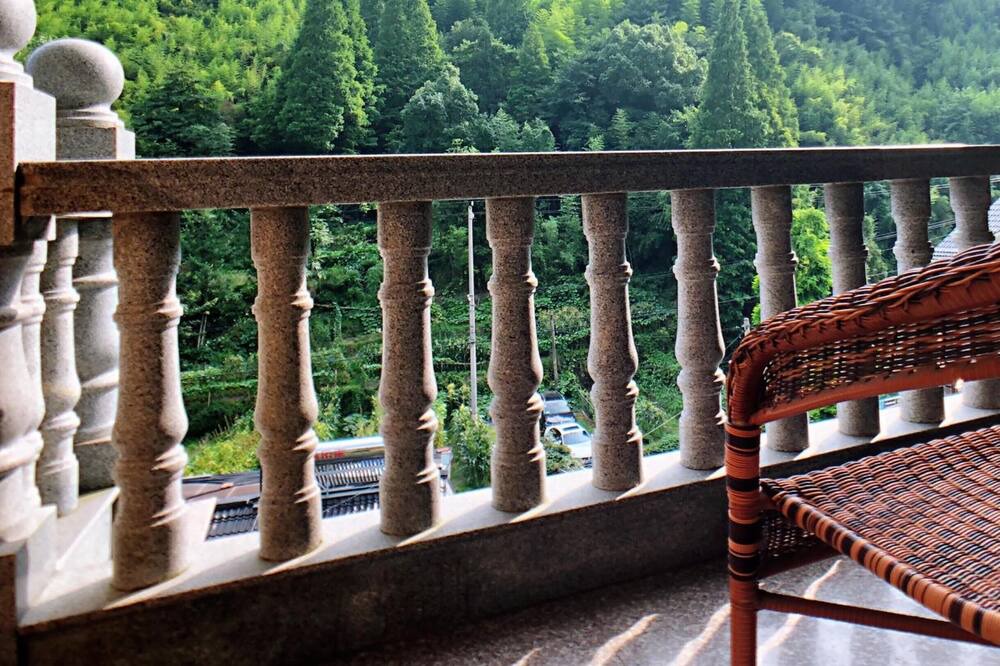 Photo of Patio Balcony in Moganshan