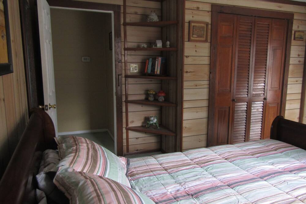 Photo of Bedroom in Buchanan