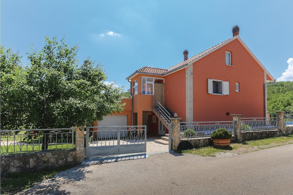 Photo of Outdoor in Vojnic Sinjski