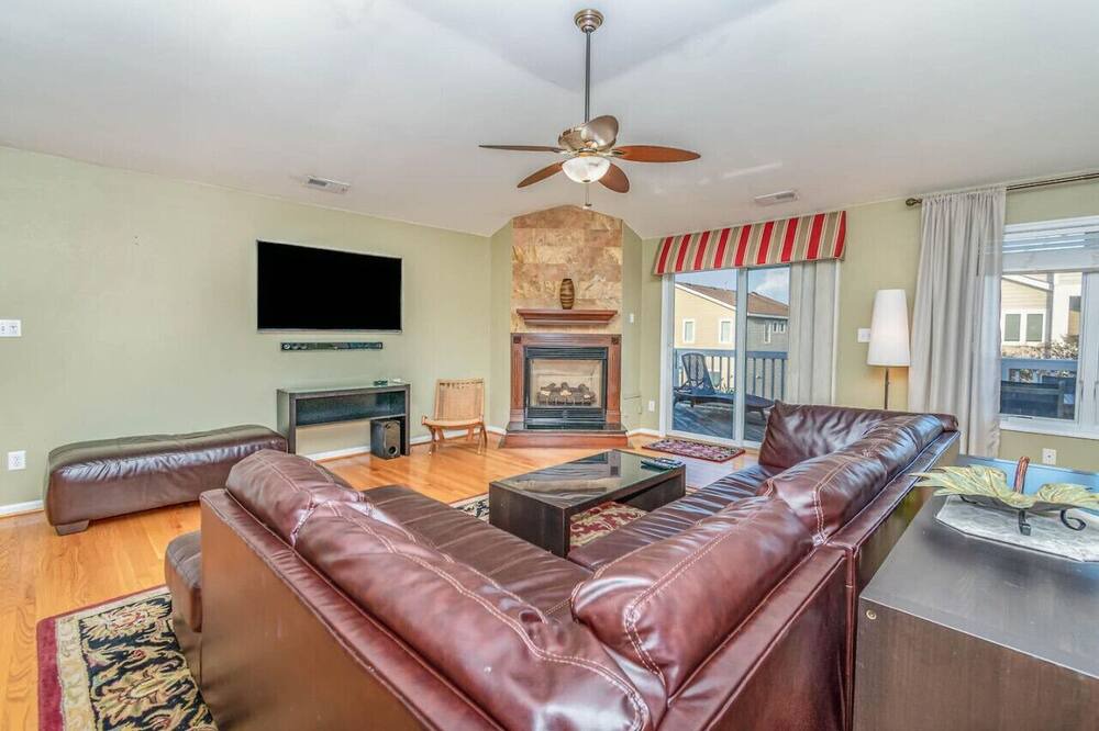 Photo of Livingroom in Croatan Beach