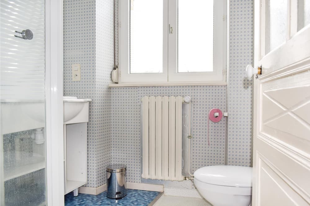 Photo of Bathroom in Trelevern