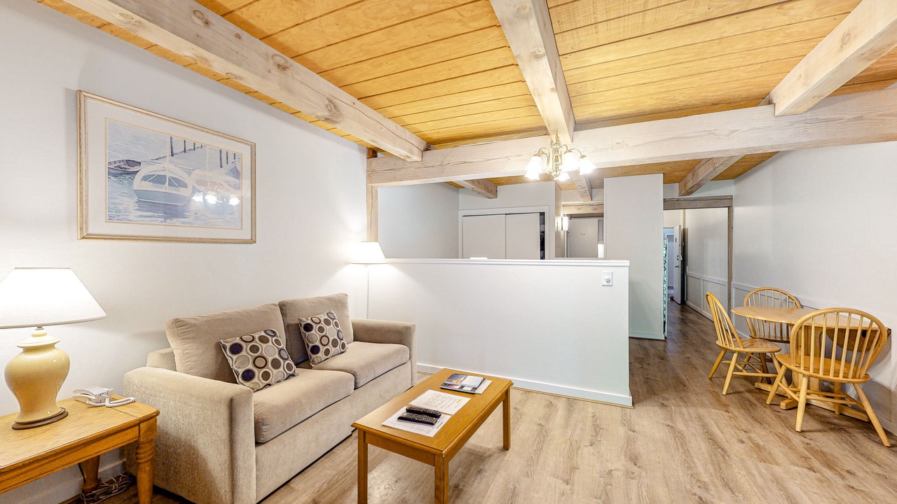 Photo of Livingroom in Oak Bluffs