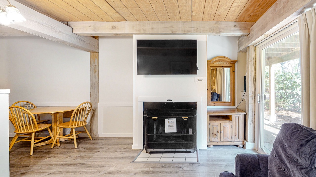 Photo of Livingroom in Oak Bluffs