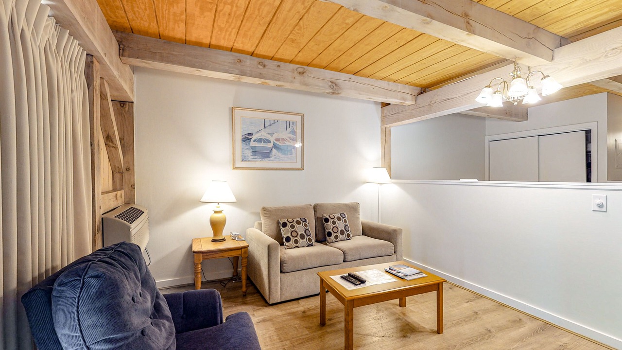 Photo of Livingroom in Oak Bluffs