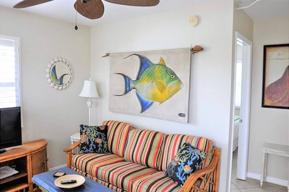 Photo of Livingroom in Bay Esplanade