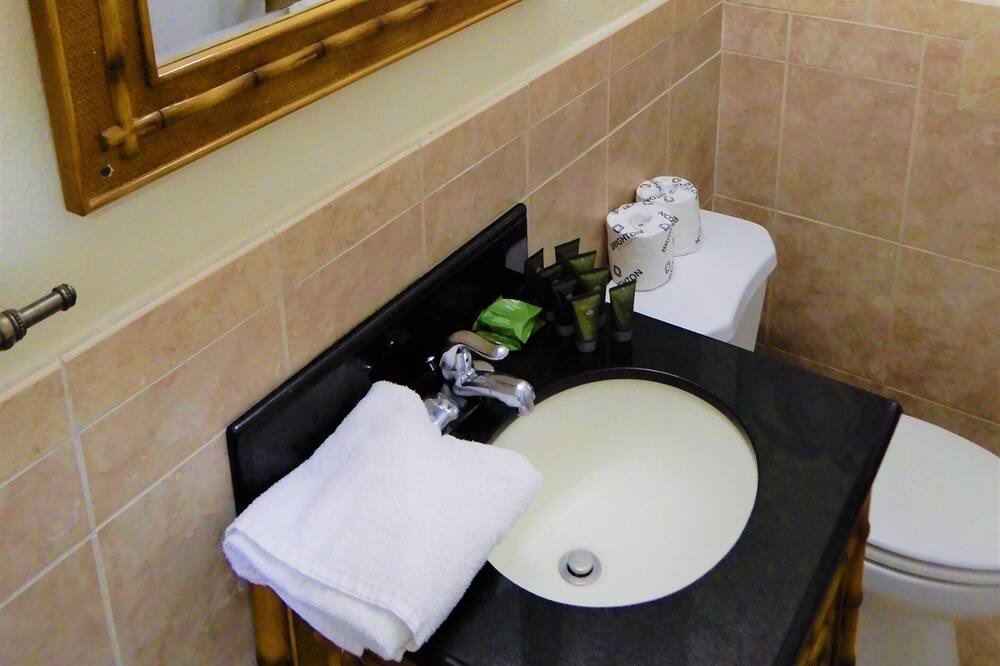 Photo of Bathroom in Bay Esplanade