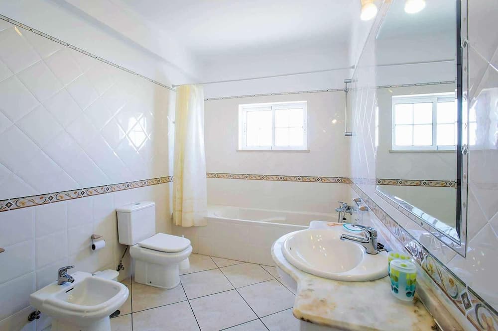 Photo of Bathroom in Castelo